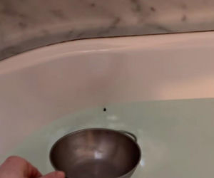 Koszmar Kasi Tusk jak z horroru! Poszła do łazienki, musiała użyć durszlaka