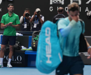Dramatyczne sceny na Australian Open! Prowadził 2:0 z Djokoviciem. Nagle musiał się poddać