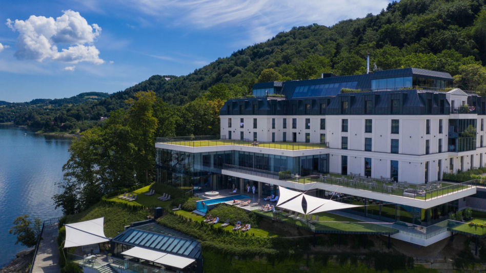 Heron Live Hotel