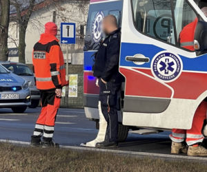Policjanci dachowali nieznakowanym BMW! Dwóch funkcjonariuszy w szpitalu