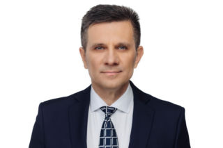 Trzęsienie ziemi w PiS! Senator oficjalnie zawieszony! Popiera SAFE i krytykuje prezydenta