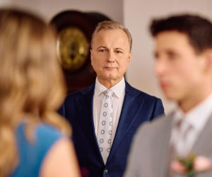 Na Wspólnej, odcinek 4174: Prowokacja Kaliny w dniu ślubu kończy się dramatycznym upadkiem ze schodów - ZDJĘCIA