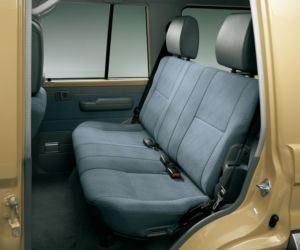 Toyota Land Cruiser J7 