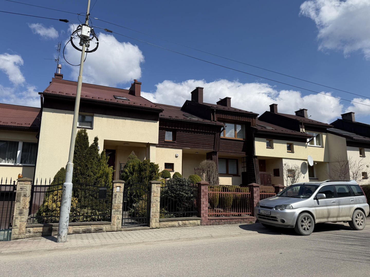 "Działy". Domy z lat 80. Limanowa