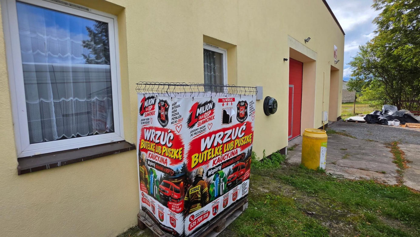 Chcą kupić busa za kaucję z butelek i puszek. Złodzieje plądrują punkty zbiórki