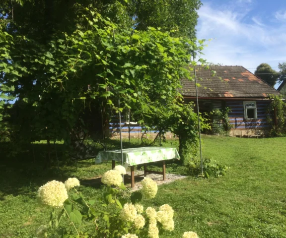 Bakelitowe włączniki i stajnia zmieniona w sypialnię - remont starej chałupy