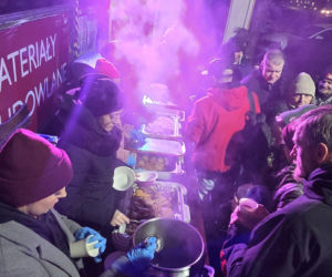 Wigilia w Coffee House Waryńskiego 19. Święty Mikołaj przyszedł do potrzebujących wsparcia