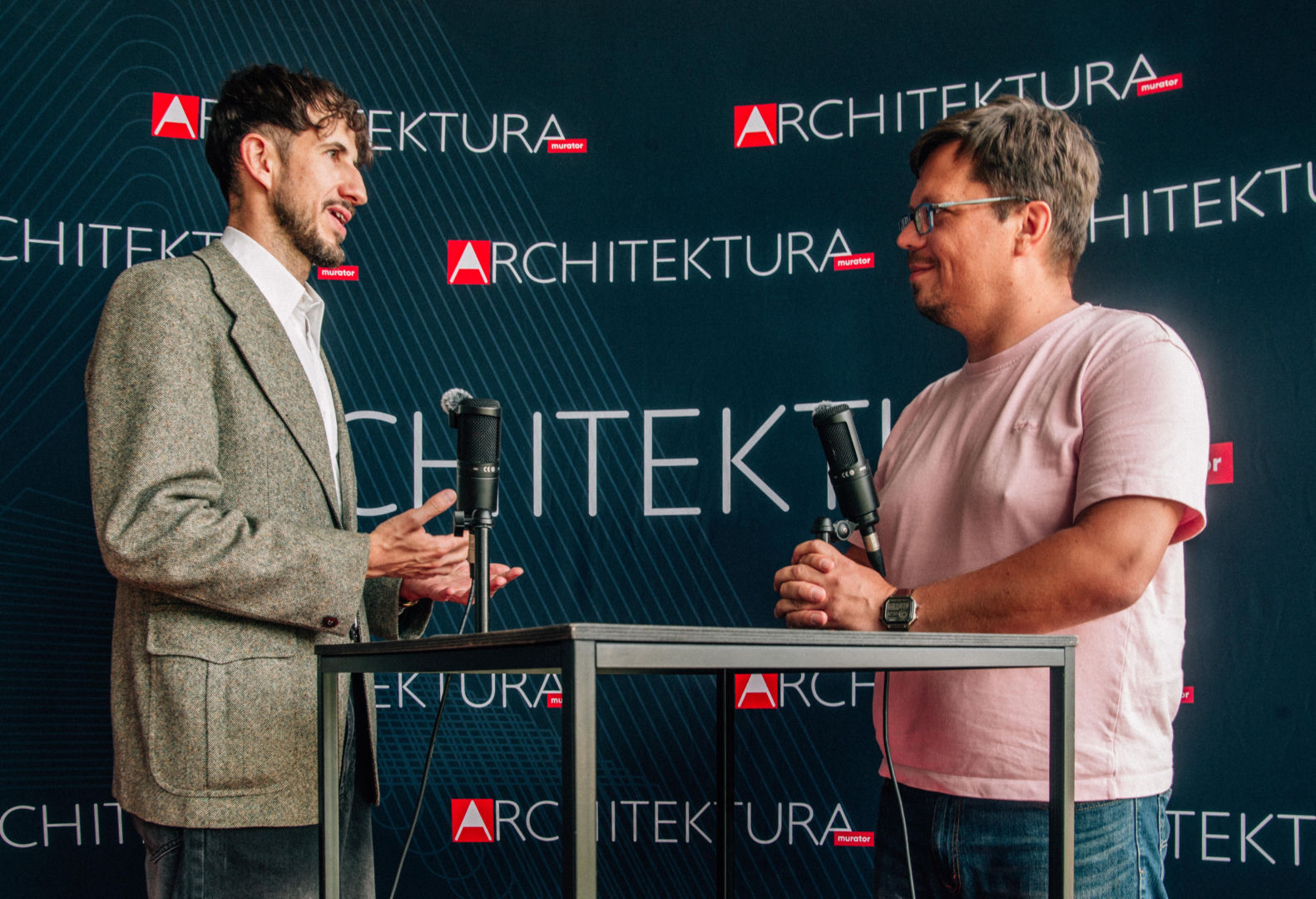 Grzegorz Piątek w studio Architektury-murator