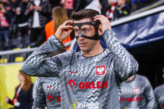 Robert Lewandowski kończy karierę w kadrze? Kapitan komentuje wymowny wpis