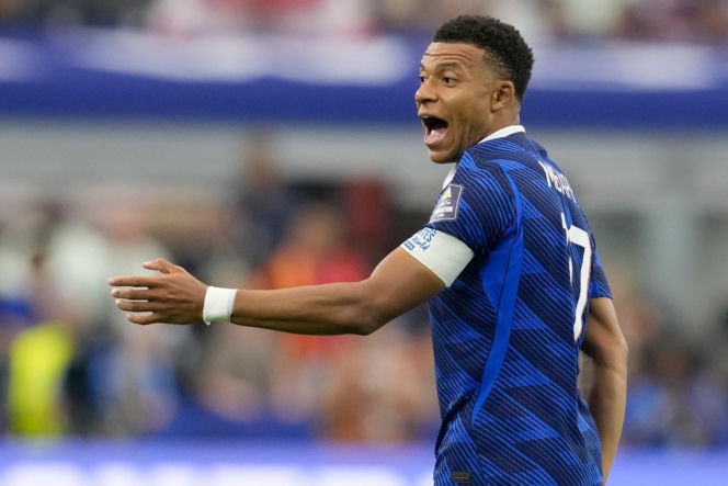 Kylian Mbappe z aktorką Ester Exposito na wakacjach na Sardynii