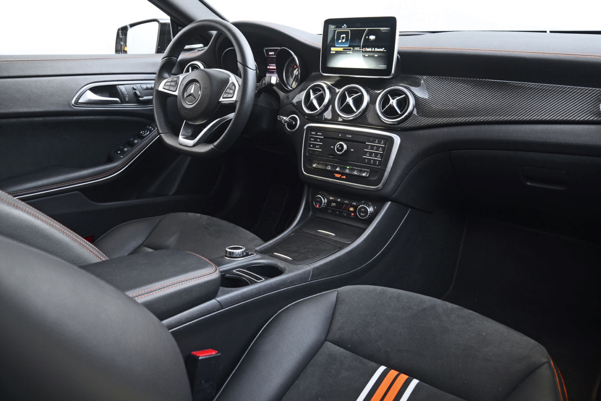 Mercedes-Benz CLA200 Shooting Brake OrangeArt