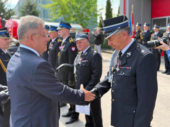 Uroczyste Obchody Dnia Strażaka w Starachowicach. Odznaczenia, awanse i wyróżnienia dla strażaków