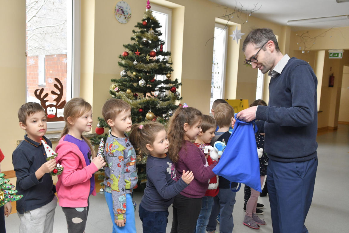 Burmistrz Rembertowa: Cieszę się, że dzieci obdarowanych prezentami przybywa