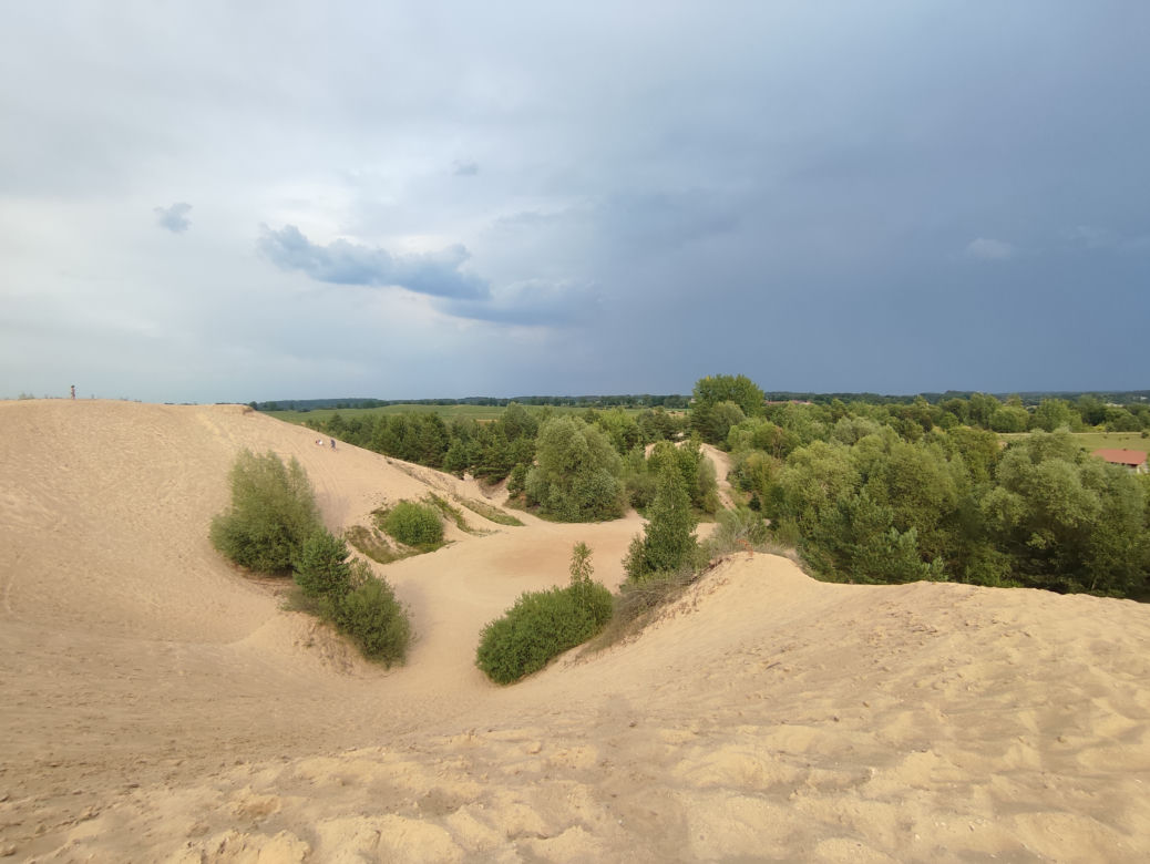 Stare Juchy jak Abu Zabi? Piaskowa góra na Mazurach przypomina egzotyczną pustynię [ZDJĘCIA]