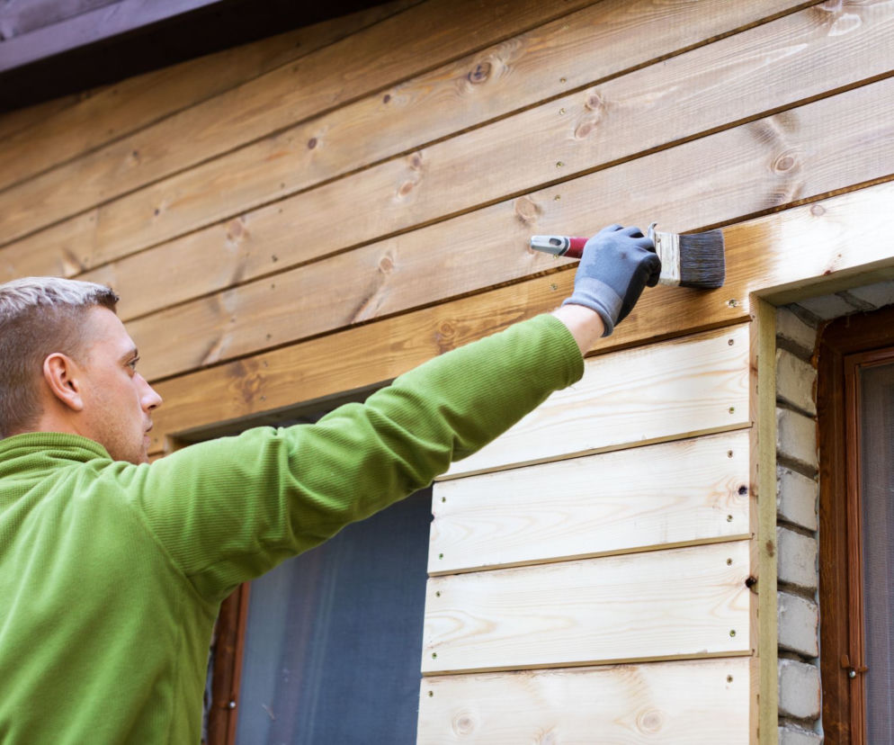 Ceny impregnatów do drewna 2026 – przewodnik po aktualnych kosztach