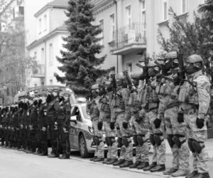 Tak policjanci z Poznania oddali hołd asp. Michałowi Kędzierskiemu. Wzruszające wideo i zdjęcia