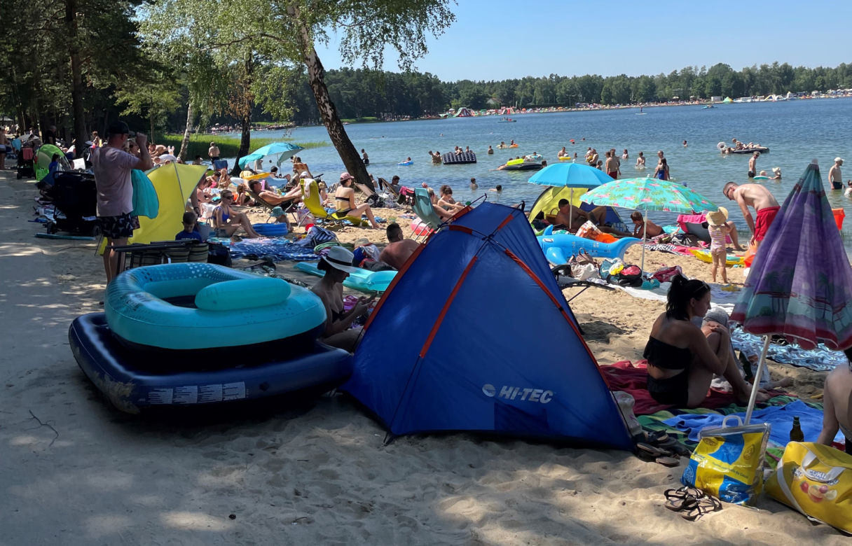 Wszyscy pojechali nad wodę! Tak wyglądała niedziela nad jeziorem Białka [ZDJĘCIA]