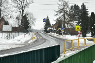 2-letnia dziewczynka została postrzelona w domu na terenie gminy Pasym
