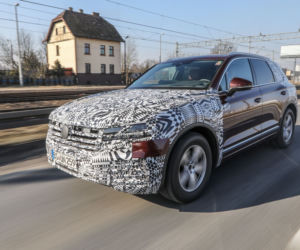 Zamaskowany Volkswagen Touareg