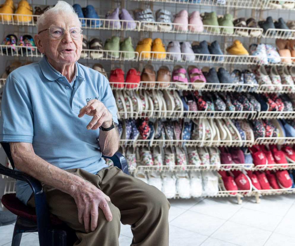 Ma 95 lat, prowadzi sklep i został gwiazdą internetu