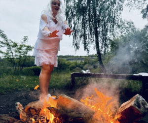 Anielskie skrzydła nad zalewem Piachy. Morsujące Wiedźmy Świętokrzyskie w wyjątkowej akcji o świcie!