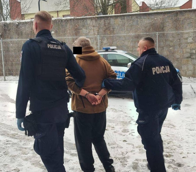 "Wjechaliśmy z buta na twoją chatę". Złodzieje wysłali SMS-a do właścicielki mieszkania