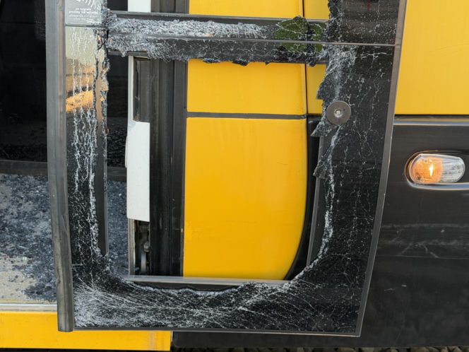 Zderzenie ciężarówki z tramwajem i potrącenie na torowisku; utrudnienia w kursowaniu tramwajów