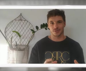 M jak miłość: Mikołaj Roznerski (Marcin) podczas kwarantanny