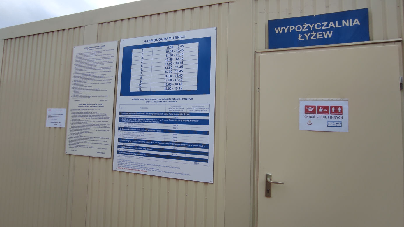 Pierwsi łyżwiarze pojawili się na lodowisku w Mościcach