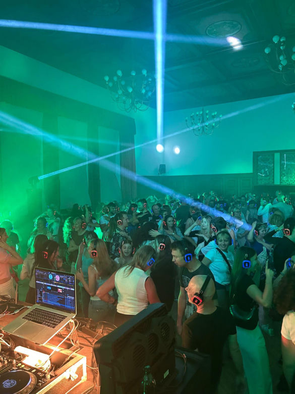 To pierwsza taka impreza w Olsztynie. Tłumy na Silent Disco w… ratuszu