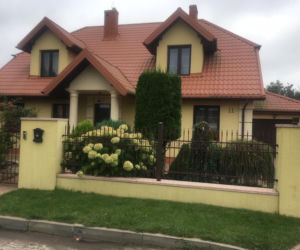 W takich warunkach mieszka Czarnek. Tak dom wygląda w środku