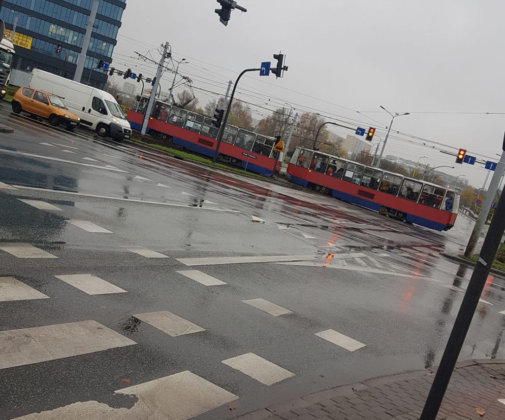 Wykolejenie tramwaju na rondzie Fordońskim! Ogromne utrudnienia! 