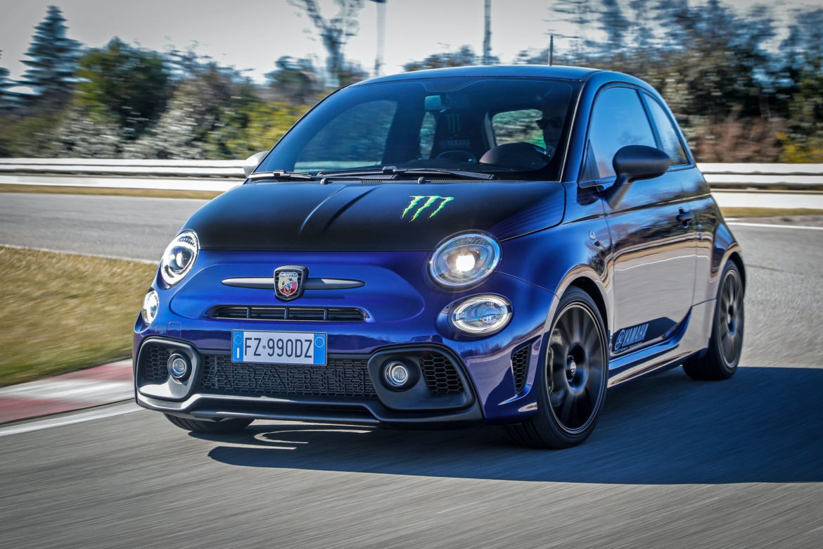 Abarth 595 Monster Energy Yamaha i Scorpioneoro