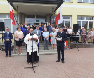 Dąbrówka Stany, gmina Skórzec: nowym wozem strażackim, po nowej drodze, do nowej szkoły