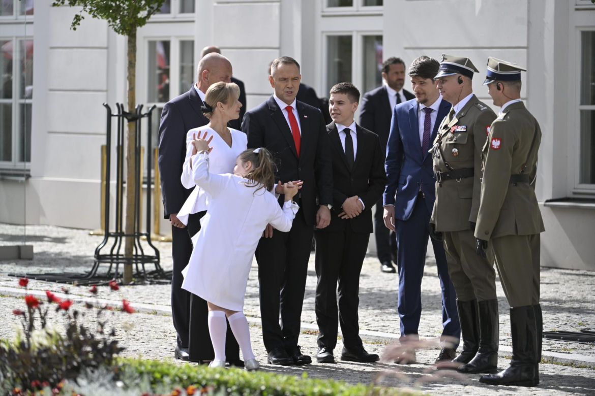  Młodszy syn Nawrockiego też chciał gwiazdą TV. Startował w show TVN