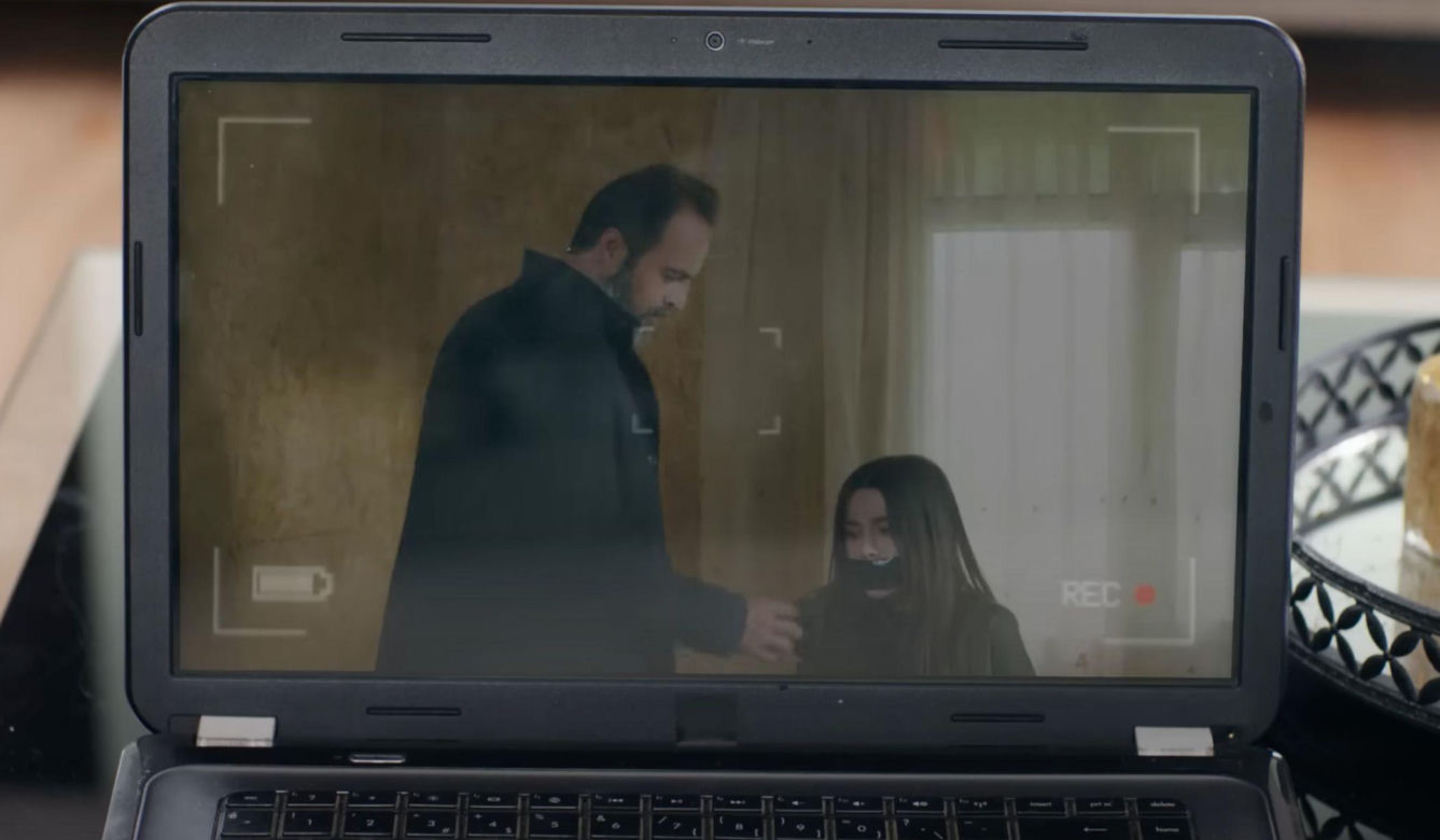 Melis naprowadzi porywacza na trop Zeynep. Dojdzie do tragicznego wypadku i dziewczyna zostanie pojmana.