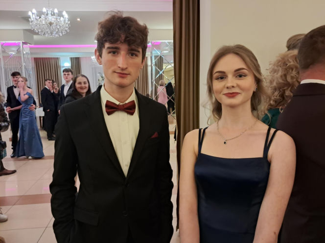 Studniówka 2026 maturzystów Zespołu Szkół Zawodowych nr 1 w Starachowicach