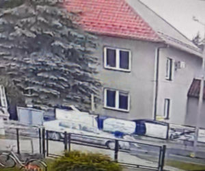86-latek z impetem wjechał w dziecko! Pokazali wszystko na nagraniu. Włosy stają dęba