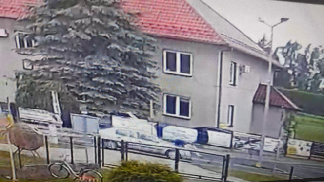 86-latek z impetem wjechał w dziecko! Pokazali wszystko na nagraniu. Włosy stają dęba