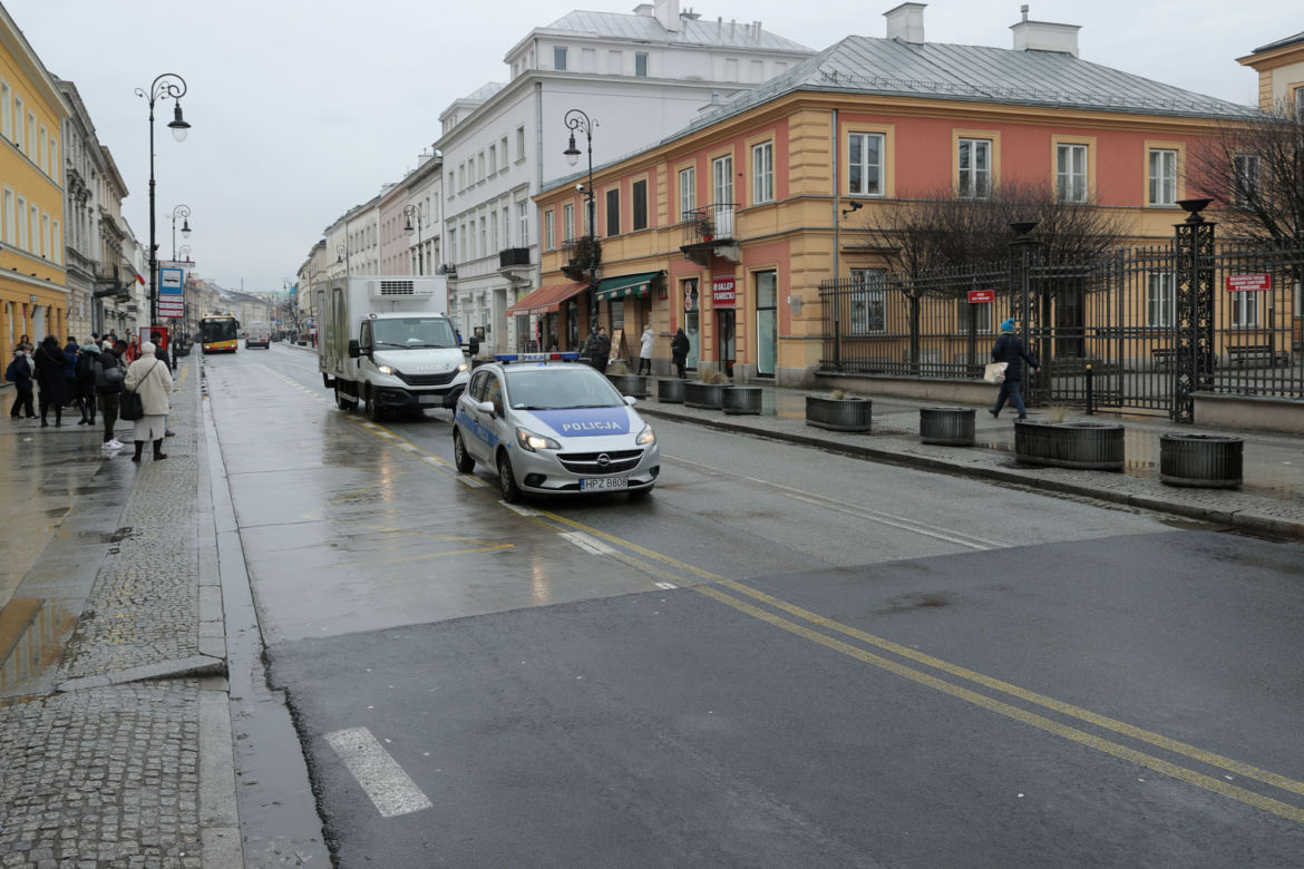 Rozgrzebane i źle oznakowane rondo de Gaulle'a. Drogowcy zapomnieli o swojej inwestycji?