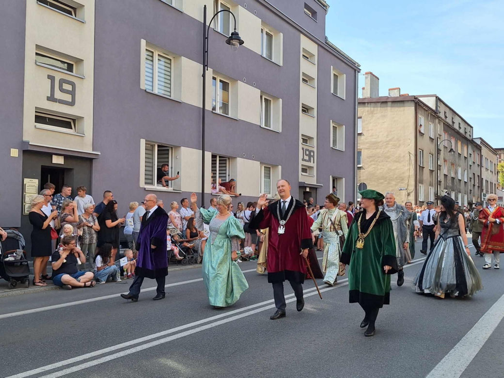 Gwarki 2024 w Tarnowskich Górach. Ulicami miasta przeszedł Pochód Gwarkowski
