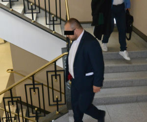 Ksiądz podglądał kamerką na bucie. Trafi do więzienia na 1,5 roku
