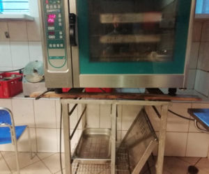 Pili alkohol na stołówce w podstawówce
