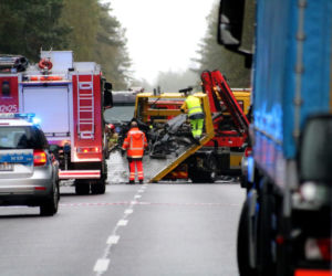 DK 65, Tatarowce. Czołowe zderzenie osobówki i tira. 30-latek i troje dzieci nie żyją