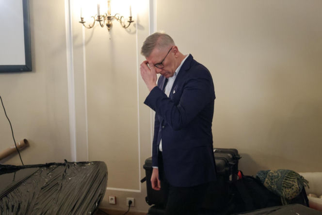 Demontaż okrągłego stołu w Pałacu Prezydenckim