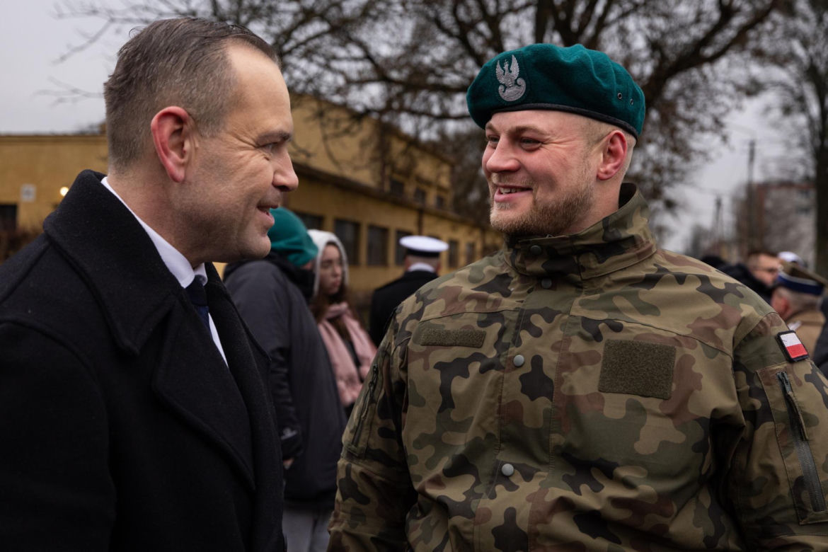 Karol Nawrocki pojawił się na przysiędze żołnierskiej kolegi z ringu