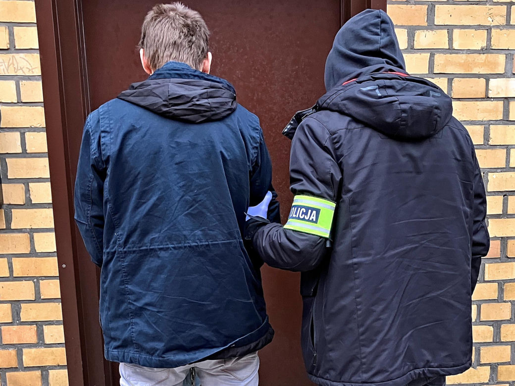 Atak nożem w centrum Torunia. 35-latek brutalnie zaatakował młodego mężczyznę