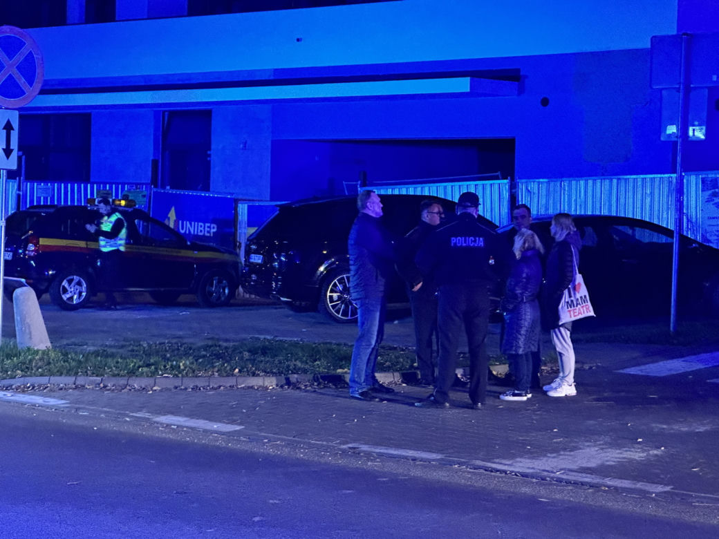 Dramat na Bemowie, mieszkanie płonęło jak pochodnia. W środku był dzieci