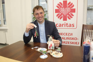 Caritas szuka darczyńców do akcji „Pusta Choinka”. Dzieci nie proszą o zabawki
