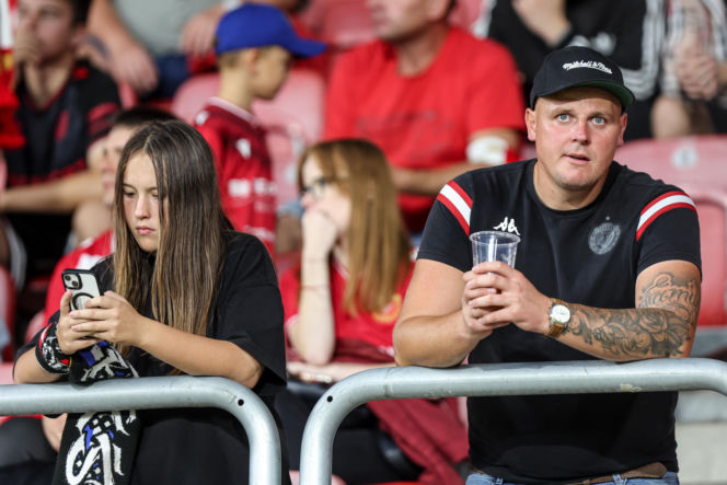Widzew Łódź - Lech Poznań: Zdjęcia kibiców z meczu 6. kolejki PKO BP Ekstraklasy